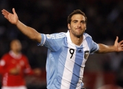 科维托娃连续二十场比赛得分超过锐不可当，勇士不断突破！引发球迷热议